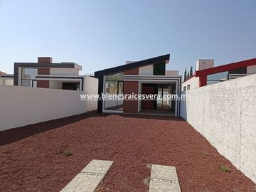 CASA EN VENTA EN TEQUISQUIAPAN  BORDO BLANCO. OLGA