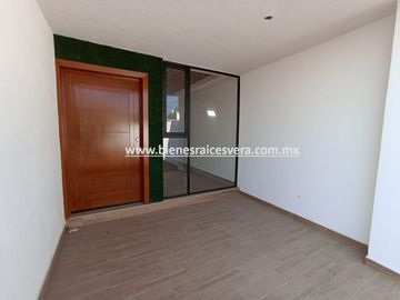 CASA EN VENTA EN TEQUISQUIAPAN  BORDO BLANCO. OLGA