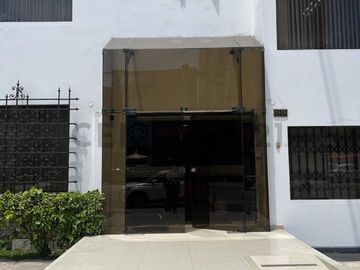 OFICINA 45 m2 en alquiler en SAN ISIDRO