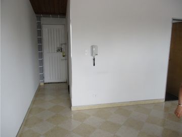 SE VENDE APTO EN Br. MODELIA EDI TIMANA - BGLC