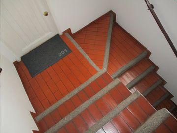 SE VENDE APTO EN Br. MODELIA EDI TIMANA - BGLC