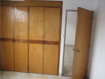 SE VENDE APTO EN Br. MODELIA EDI TIMANA - BGLC