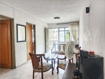 SE VENDE Casa Bifamiliar de 3 Niveles en La Nueva Floresta / JV