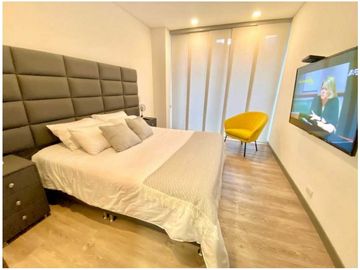 Apartasuite AIRBNB en el Poblado 70 M2, 2 alcobas, 2 baños y balcón