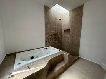 Casa venta Frac. Los Cataros Apaseo el Grande Gto. 2,600,000 VicGue EMC