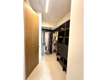 ELEGANTE Y EXCLUSIVO APARTAMENTO EN VENTA EN BARRIO EL GOLF