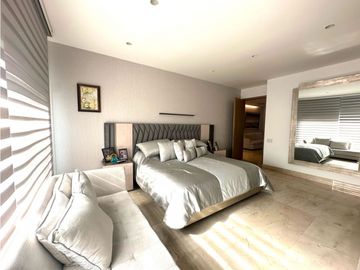ELEGANTE Y EXCLUSIVO APARTAMENTO EN VENTA EN BARRIO EL GOLF