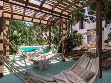 Residencias universitarias con amenidades en venta frente la Anáhuac en Country Club, Mérida