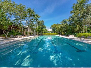 En venta: Casa Moderna en Residencial Valenia, Playa del Carmen