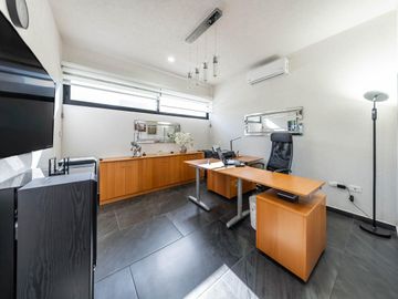 En venta: Casa Moderna en Residencial Valenia, Playa del Carmen