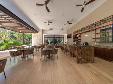 En venta: Casa Moderna en Residencial Valenia, Playa del Carmen