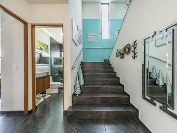 En venta: Casa Moderna en Residencial Valenia, Playa del Carmen
