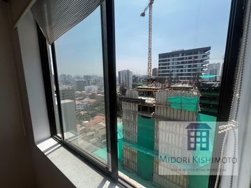 Dpto 84m2 de 3 habitaciones con cochera a 1/2 cdra de Av. SAN FELIPE