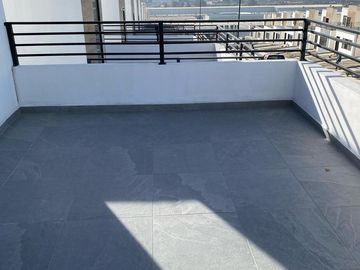 Casa en venta de 3 recámaras en zona Parque Industrial El Florido, con terraza y seguridad, Tijuana