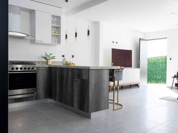 Casa en venta de 3 recámaras en zona Parque Industrial El Florido, con terraza y seguridad, Tijuana