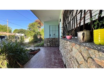 Venta casa 3 Amb con pileta en merlo