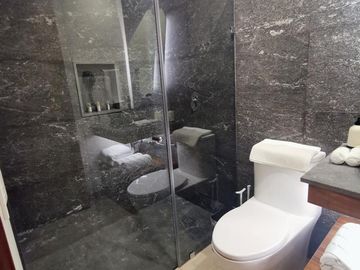 ENTREGA INMEDIATA, DEPARTAMENTO TIPO LOFT EN PLAYA DEL CARMEN, ROOFTOP/GYM/RESTAURANTE
