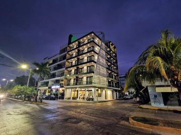 ENTREGA INMEDIATA, DEPARTAMENTO TIPO LOFT EN PLAYA DEL CARMEN, ROOFTOP/GYM/RESTAURANTE
