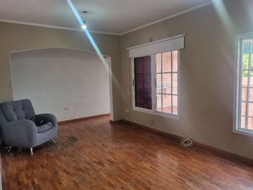 Chalet PH en venta en Barrio Luna