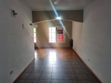 Chalet PH en venta en Barrio Luna