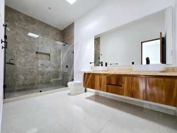 Casa en Venta en Cancun, Via Cumbres