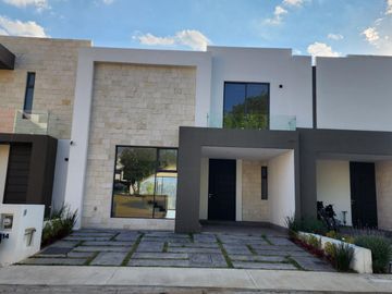 Casa Venta en Vistas Altozano fraccionamiento privado áreas verdes