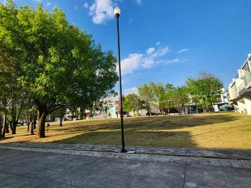 Casa Venta en Vistas Altozano fraccionamiento privado áreas verdes