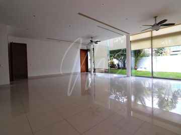 CASA EN VENTA EN CANCUN VILLA MAGNA