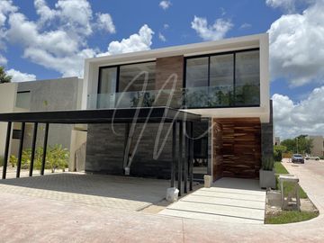 Casa en venta en Cancun Lagos del sol