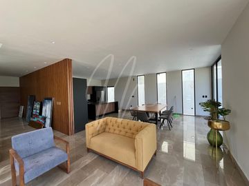 Casa en venta en Cancun Lagos del sol