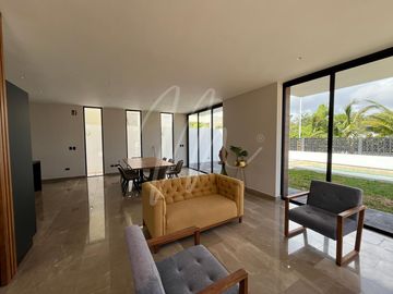 Casa en venta en Cancun Lagos del sol