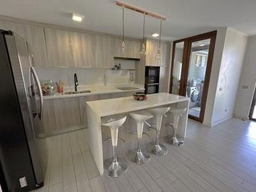 SE VENDE TOWNHOUSE EN PEÑALOLEN