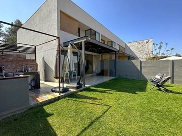 SE VENDE TOWNHOUSE EN PEÑALOLEN