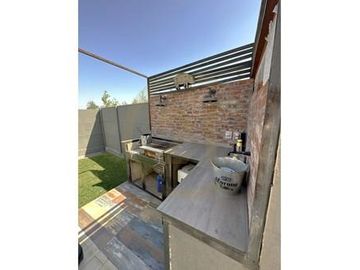 SE VENDE TOWNHOUSE EN PEÑALOLEN