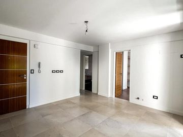 Departamento de dos ambientes en venta, Morón. Excelente inversion.