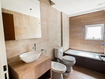 Departamento de dos ambientes en venta, Morón. Excelente inversion.