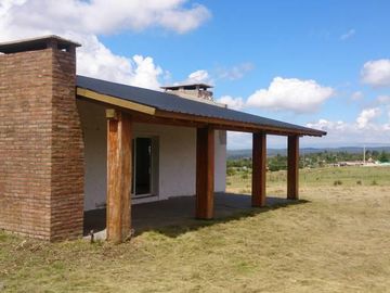 Casa de 2 dormitorios en barrio privado