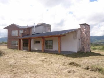 Casa de 2 dormitorios en barrio privado