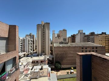 SE VENDE INCREIBLE DUPLEX PLENO CENTRO 1 DORM.