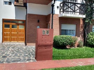 Casa - Burzaco
