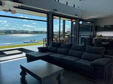 Casa en venta - 6 dormitorios 4 baños - 420mts - Escobar