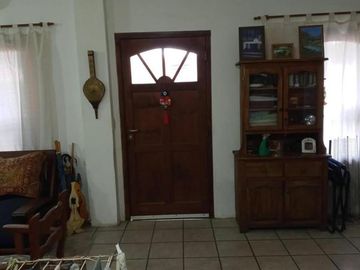 CASA TRES AMBIENTES EN JOSE MARMOL