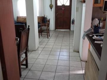 CASA TRES AMBIENTES EN JOSE MARMOL