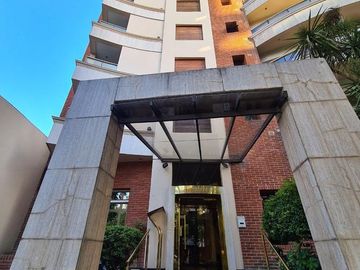 Departamento en venta - 2 Dormitorios 1 Baño - 75Mts2 - La Plata