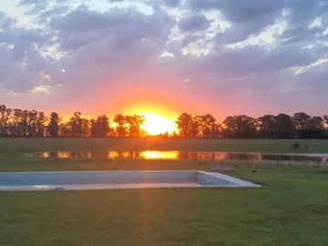 Casa Quinta venta - 4 dormitorios - 35.000mts2 -  Estancia Benquerencia, San Miguel del Monte