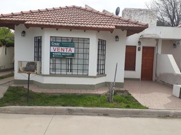 Casa en Villa Regina