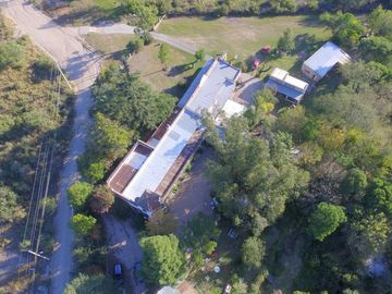 Complejo de casona mas casas en Tanti!!!!1 ha de terreno!!!
