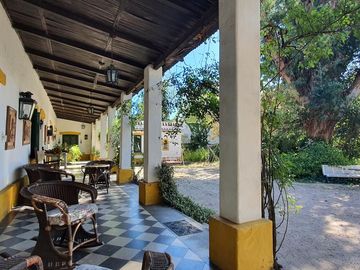 Complejo de casona mas casas en Tanti!!!!1 ha de terreno!!!