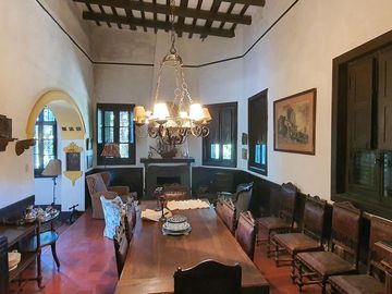 Complejo de casona mas casas en Tanti!!!!1 ha de terreno!!!