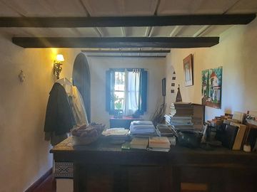 Complejo de casona mas casas en Tanti!!!!1 ha de terreno!!!